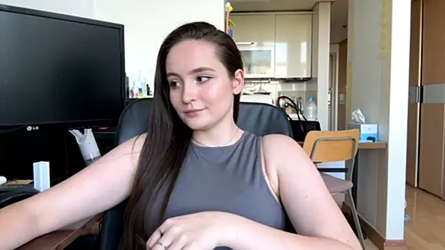 XXX chat uživo modela Emilly_Cart
