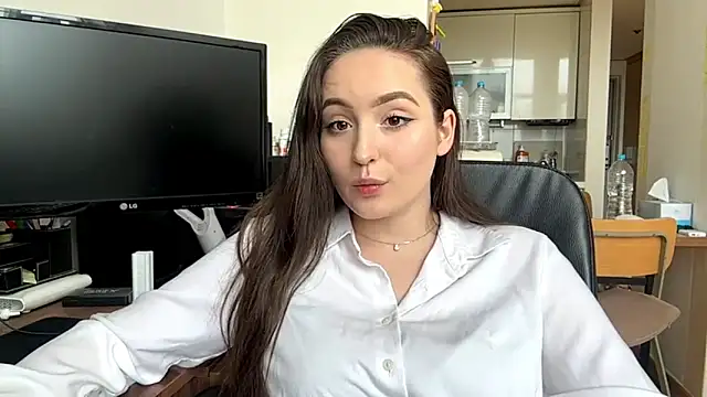 Emilly_Cartn Webbikameraesitys