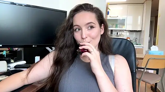 Emilly_Cart – webcam-show