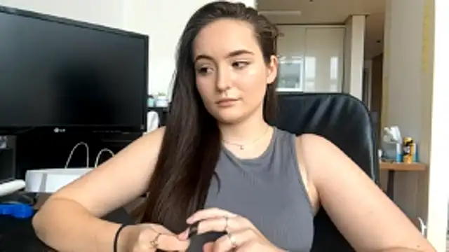 Emilly_Cartn Live chat-huone