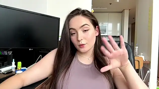Emilly_Cart Chat XXX in diretta