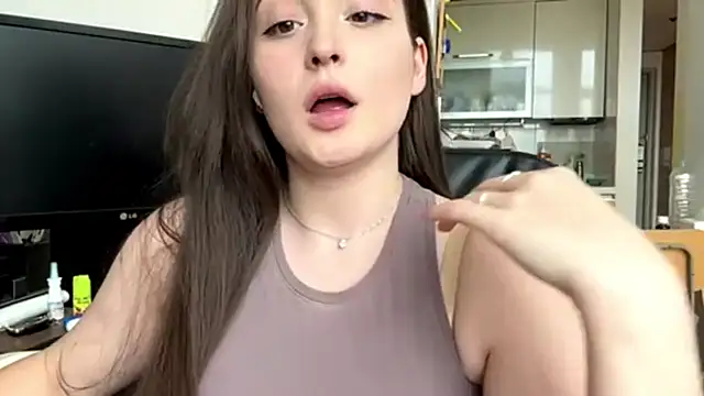 XXX chat uživo modela Emilly_Cart