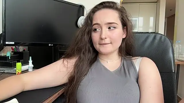 Emilly_Cart Live XXX-Chat