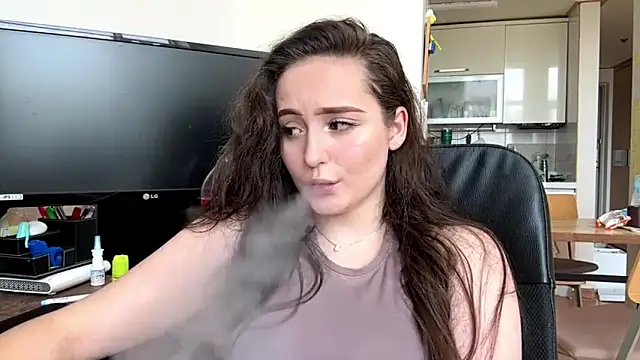 Emilly_Cartn Live XXX chat