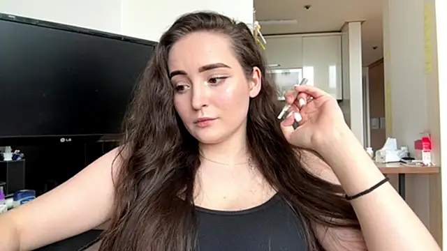 Emilly_Cart Pertunjukan Webcam