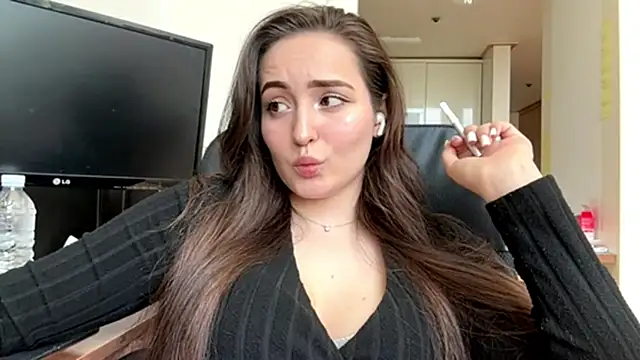 Chat XXX ao vivo de Emilly_Cart