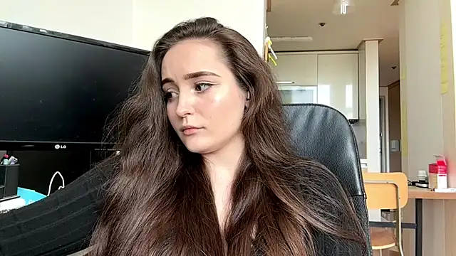 Chat XXX en directo de Emilly_Cart