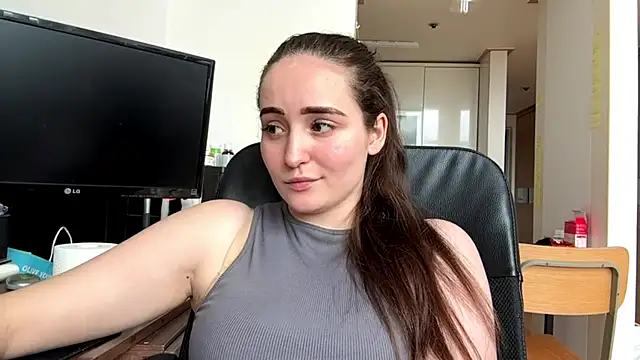 צ'אט XXX בשידור חי של Emilly_Cart