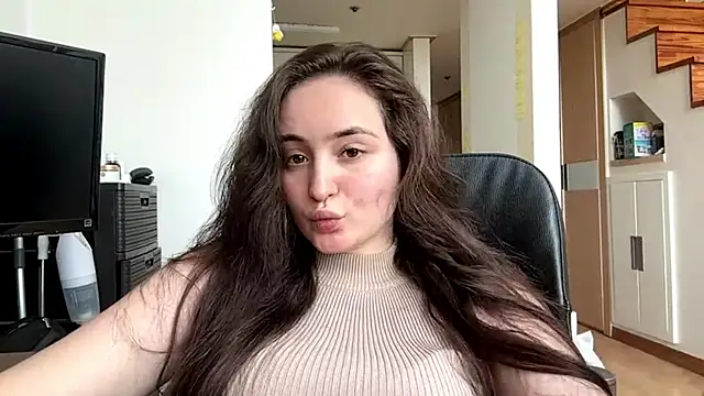 Emilly_Cart Adlı Modelin Canlı XXX Sohbeti