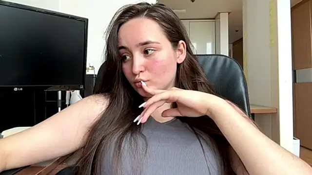 Chatroom XXX en direct de Emilly_Cart