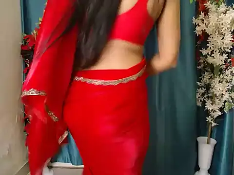 Naughtyy_Ranii01 Adlı Modelin Canlı XXX Sohbeti