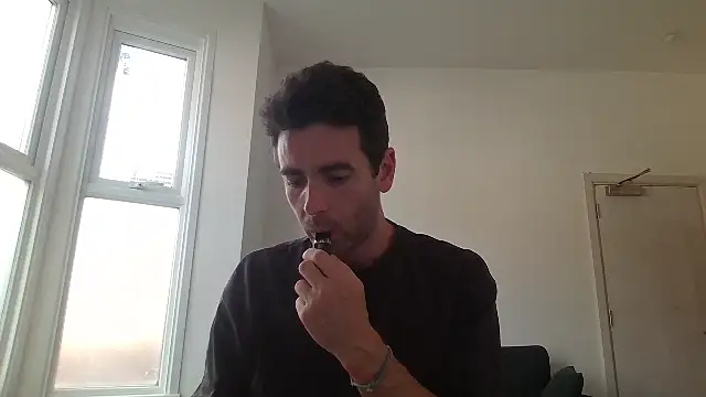 frenchbdmaninlondon Show in webcam