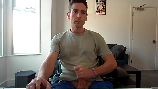 frenchbdmaninlondon Show in webcam