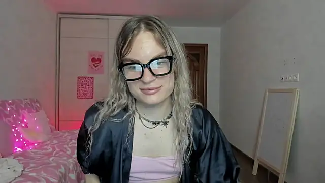 milliKira006 Webcamshow
