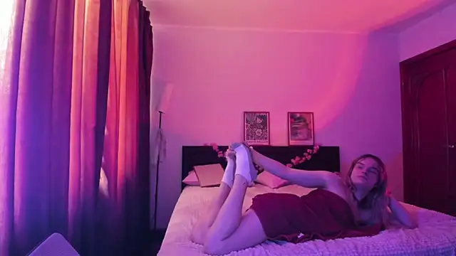 milliKira006 Adlı Modelin Web Kamerası Şovu