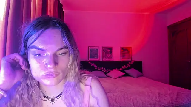 milliKira006 Show in webcam