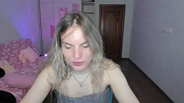 milliKira006 webcam show