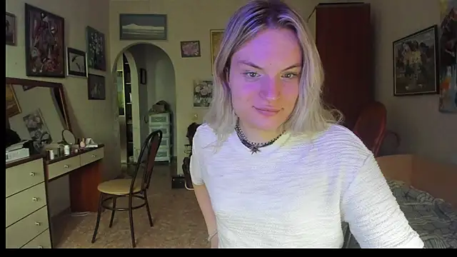 Show modela milliKira006 na web-kameri