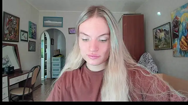 Show modela milliKira006 na web-kameri