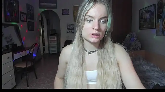Вебкам-шоу milliKira006