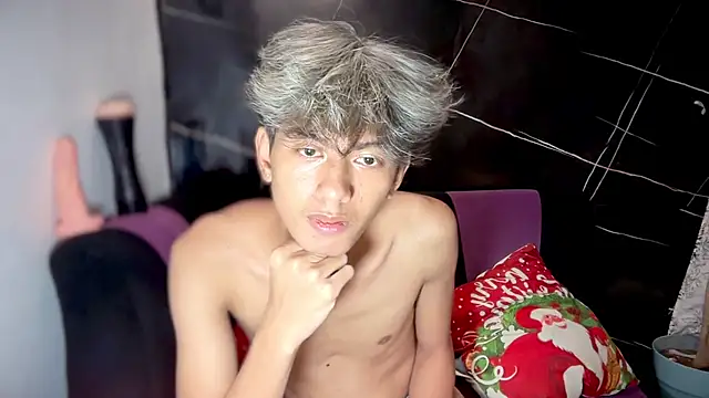 p1noytwink_xel Show Webcam