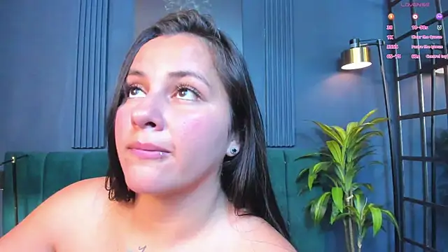 megansumer Adlı Modelin Canlı XXX Sohbeti