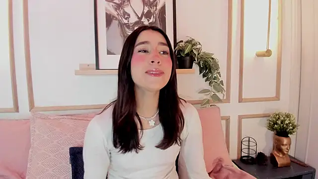 Nanami_ Chat XXX in diretta