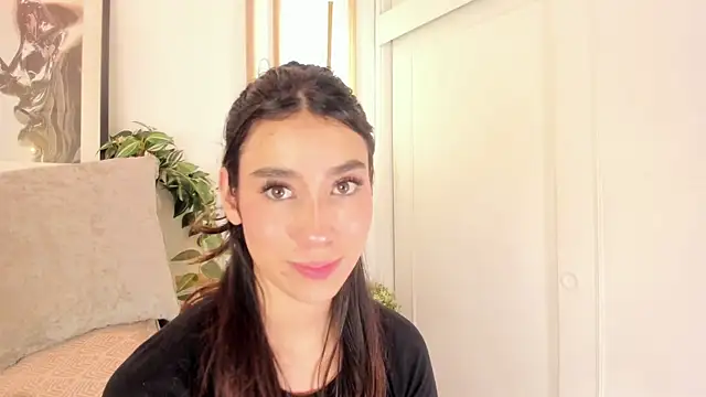 Nanami_ Chat XXX in diretta