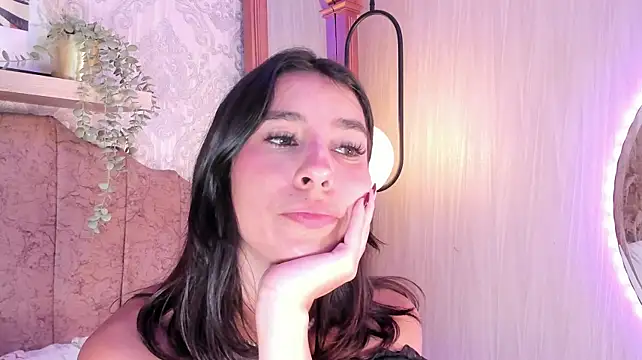 Nanami_ লাইভ XXX চ্যাট