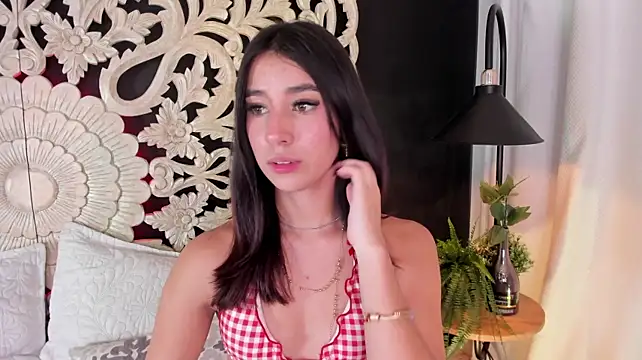 XXX chat uživo modela Nanami_