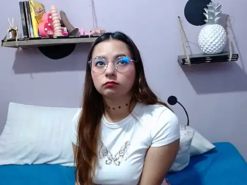 Chat +18 de Kitana_kitty ao vivo