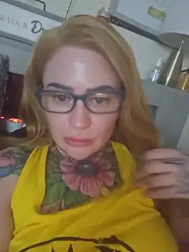 Show de emobarbiedoll na webcam