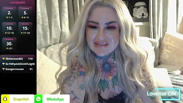 emobarbiedoll webcam show