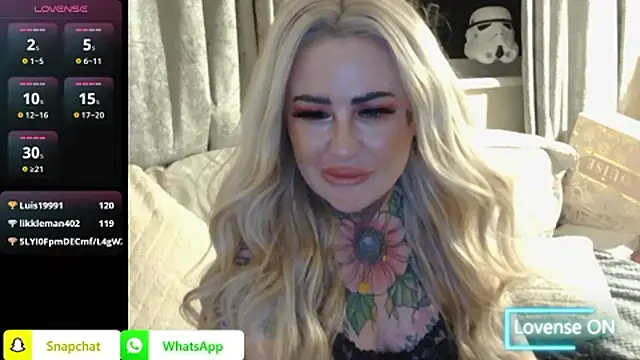 emobarbiedoll's Webcam Show