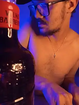 Show modela TheoCachaceiro na web-kameri