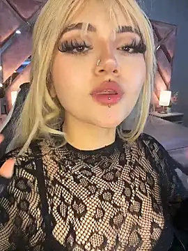 lya_nekko_'s Live XXX Chat