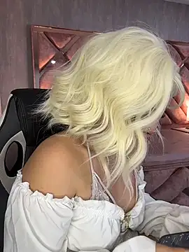 Chat XXX en directo de lya_nekko_