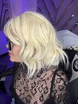 XXX chat uživo modela lya_nekko_