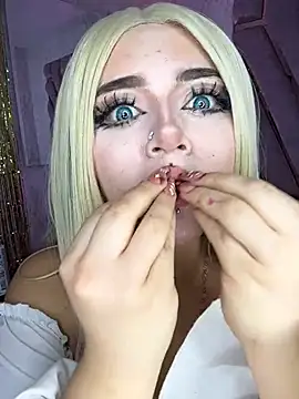 Chat XXX en directo de lya_nekko_