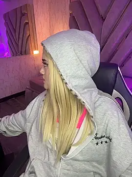 lya_nekko_ Adlı Modelin Canlı XXX Sohbeti