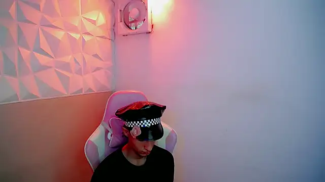 AAA_WHITE Webcam show