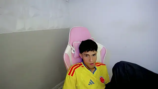 AAA_WHITE Webcam-Show