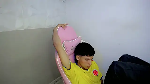 AAA_WHITE Webcam Show