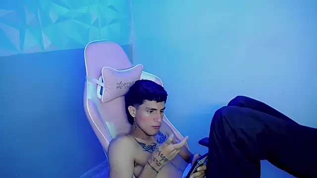 AAA_WHITE's Webcam Show