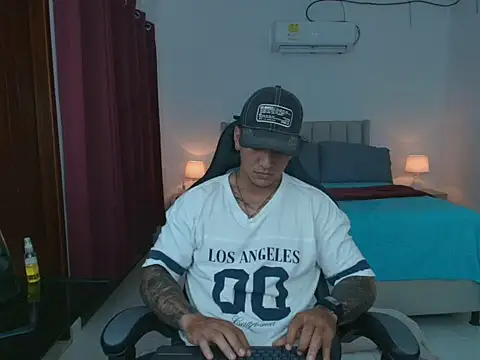 Show modela Mrbig_maximo na web-kameri