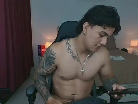 Show modela Mrbig_maximo na web-kameri