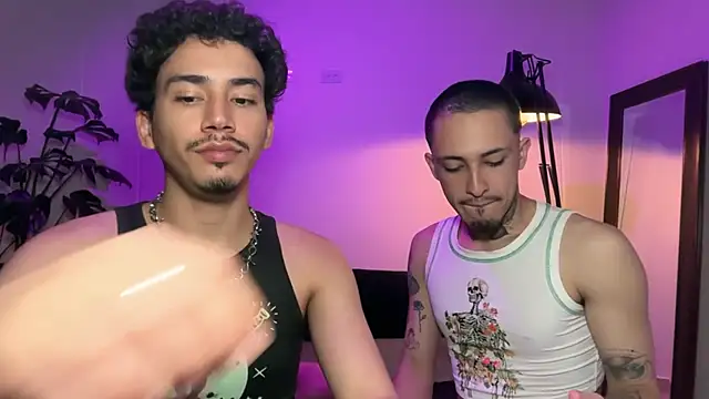 Noah_and_Stevenn Webbikameraesitys