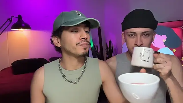 Noah_and_Steven Show in webcam