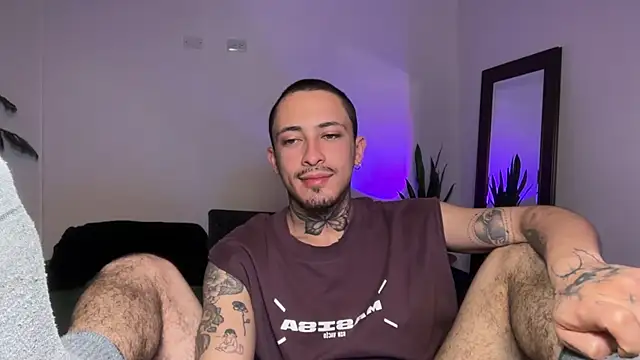 Noah_and_Stevenn Webbikameraesitys