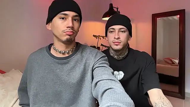 Noah_and_Steven Pertunjukan Webcam